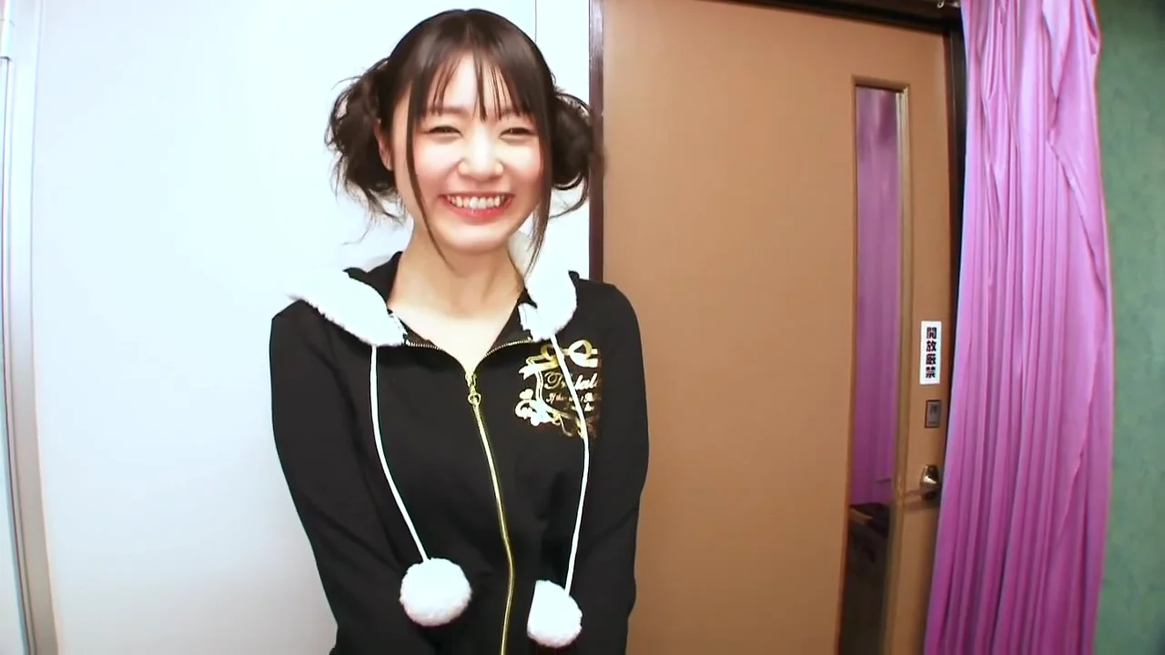 Japanese teen 18+ Sucks Off Many Guys