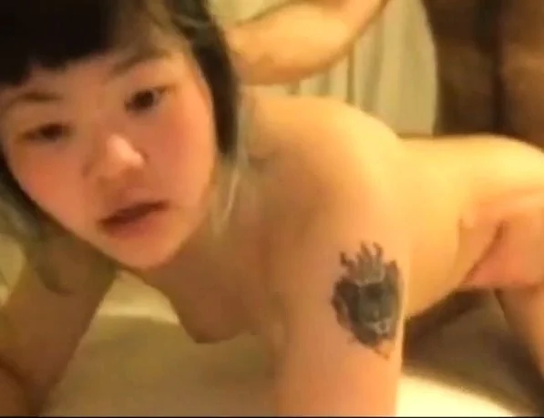 30-Year-Old Korean Amateur Receives Facial