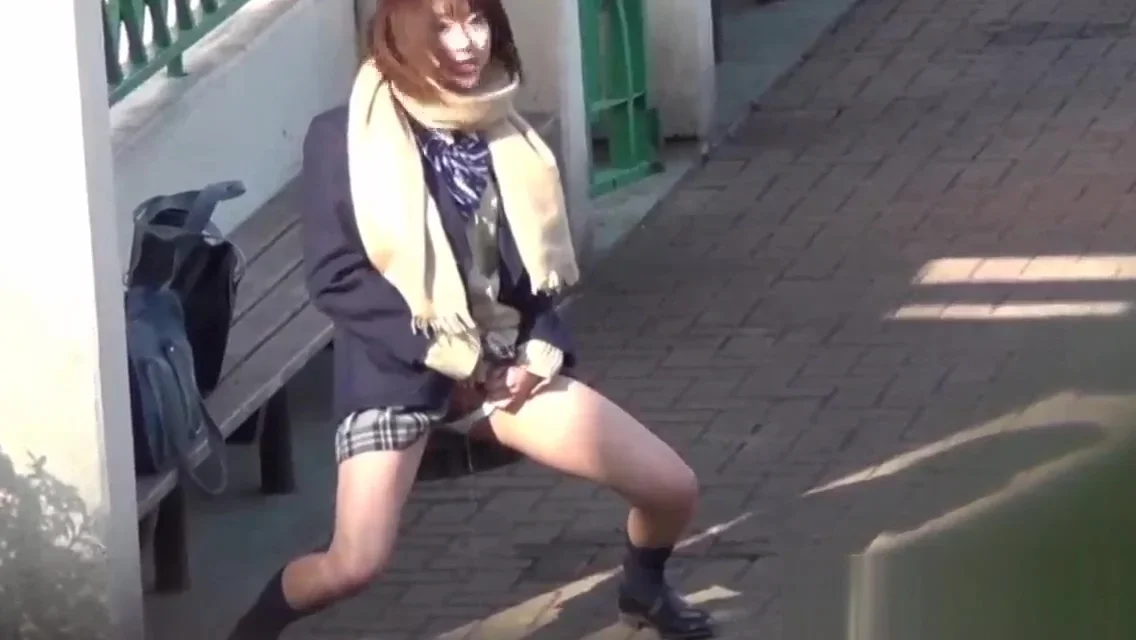 Fetish japanese teenager 18+ pisses