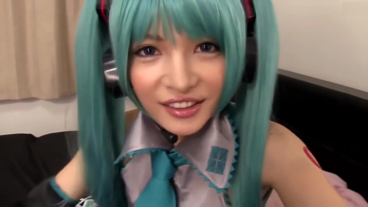 Cute Hatsune Miku Japanese Cosplayer 39