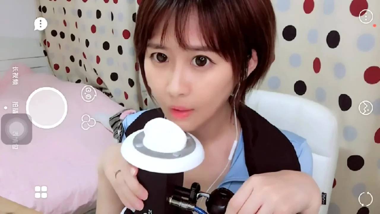 ASMR - Cute Asian girl ear licking sounds [2]