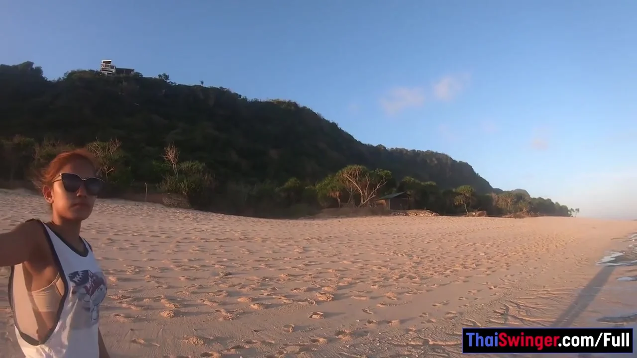 Big ass Thai amateur girlfriend horny sex after being on a beach